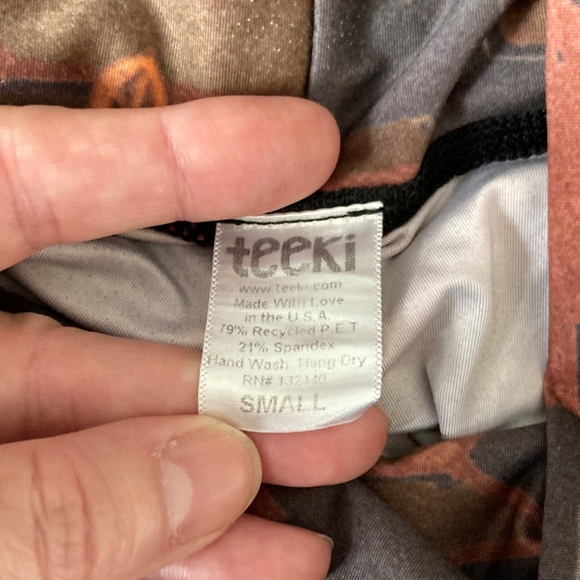 Rare TEEKI Southern Cross Harvest Tribal Feather Leggings Hot Pants - Picture 10 of 11